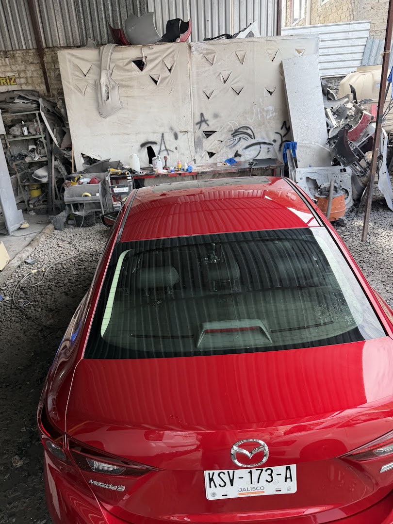 Trabajo de laminado y pintura